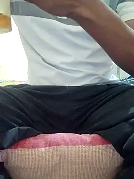 Snapshot of INTERNATIONAL0001 chatting on November 6, 2025, 12:42 pm INTERNATIONAL0001 online show from November 6, 2025, 12:42 pm