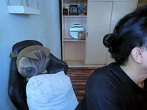 Snapshot of YourNikkieXxx chatting on November 22, 2025, 2:32 am YourNikkieXxx online show from November 22, 2025, 2:32 am