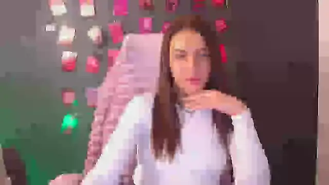 Snapshot of Aurora_Loveu chatting on November 28, 2025, 10:43 pm Aurora Loveu online show from November 28, 2025, 10:43 pm