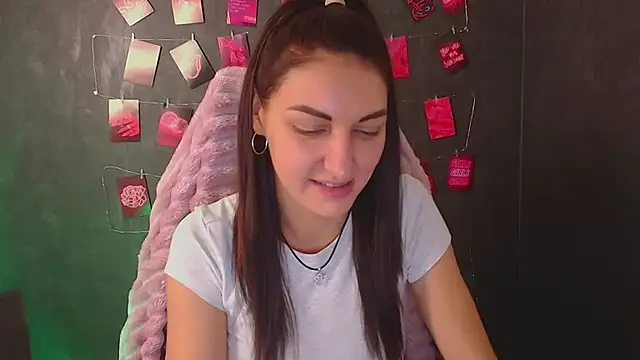 Snapshot of Aurora_Loveu chatting on November 11, 2025, 7:25 am Aurora Loveu online show from November 11, 2025, 7:25 am