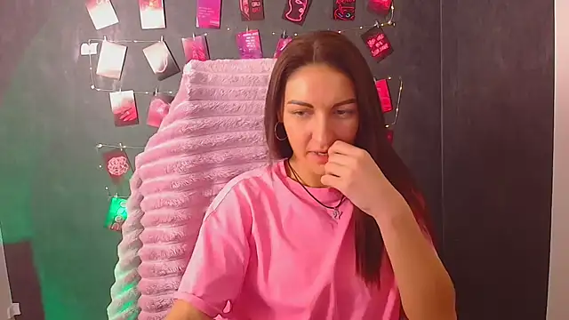 Snapshot of Aurora_Loveu chatting on November 23, 2025, 11:26 pm Aurora Loveu online show from November 23, 2025, 11:26 pm