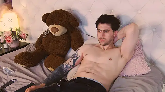 Oscar Miller  online show from March 20, 2026, 9:49 pm