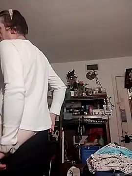 Snapshot of Sissywet chatting on April 16, 2026, 2:45 am Sissywet online show from April 16, 2026, 2:45 am