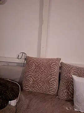 TinaLizxh online show from April 12, 2026, 8:01 pm