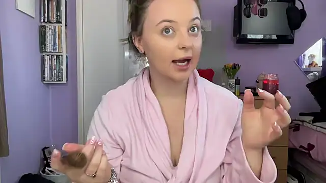 Snapshot of SexySashaxox chatting on October 25, 2025, 2:07 pm SexySashaxox online show from October 25, 2025, 2:07 pm