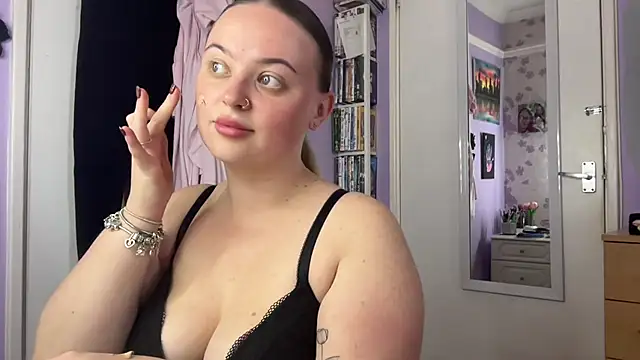 Snapshot of SexySashaxox chatting on September 24, 2025, 2:45 pm SexySashaxox online show from September 24, 2025, 2:45 pm