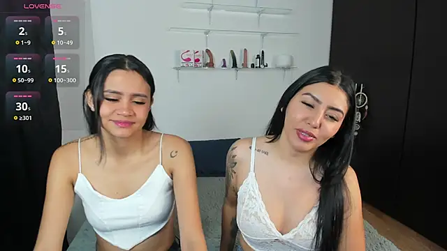 Snapshot of marianaandvalen chatting on November 18, 2025, 11:13 am marianaandvalen online show from November 18, 2025, 11:13 am