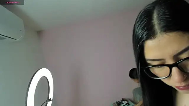 Snapshot of marianaandvalen chatting on November 29, 2025, 12:05 pm marianaandvalen online show from November 29, 2025, 12:05 pm