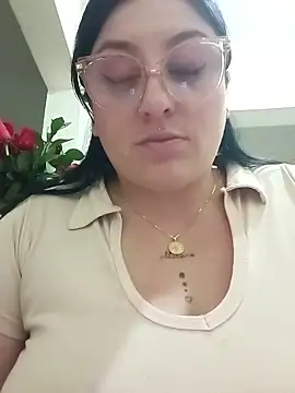 Snapshot of megan_fox5 chatting on December 3, 2025, 4:02 am megan fox5 online show from December 3, 2025, 4:02 am