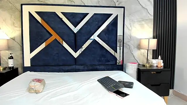 Snapshot of VioletRose_as chatting on October 22, 2025, 7:24 pm VioletRose as online show from October 22, 2025, 7:24 pm