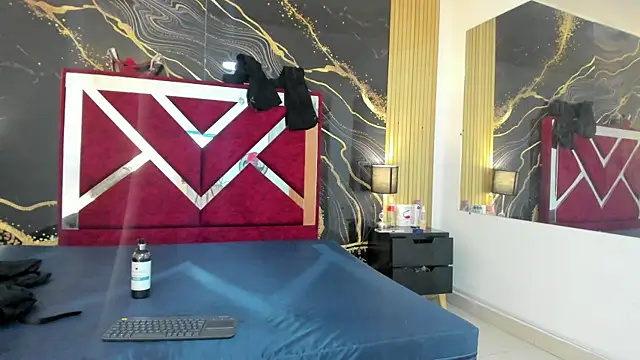 Snapshot of VioletRose_as chatting on November 8, 2025, 9:07 pm VioletRose as online show from November 8, 2025, 9:07 pm