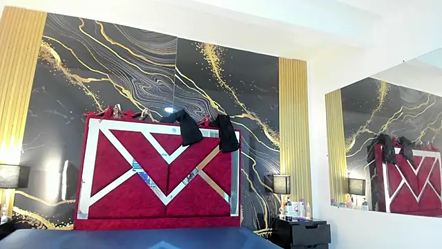 Snapshot of VioletRose_as chatting on November 8, 2025, 5:00 am VioletRose as online show from November 8, 2025, 5:00 am