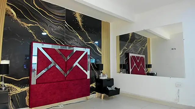 Snapshot of VioletRose_as chatting on December 21, 2025, 11:05 pm VioletRose as online show from December 21, 2025, 11:05 pm