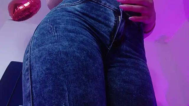 Annie switt online show from April 9, 2026, 4:47 am