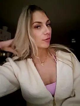 Snapshot of Melody1600 chatting on November 17, 2025, 8:57 pm Melody1600 online show from November 17, 2025, 8:57 pm