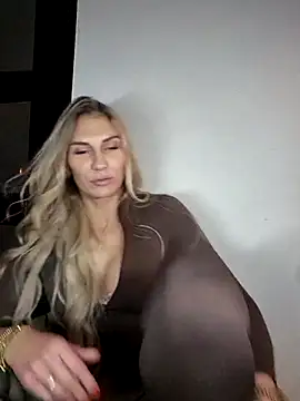 Snapshot of Melody1600 chatting on October 18, 2025, 10:45 pm Melody1600 online show from October 18, 2025, 10:45 pm