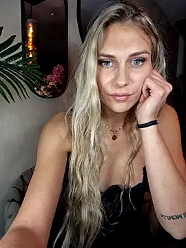 Snapshot of Melody1600 chatting on September 30, 2025, 7:20 pm Melody1600 online show from September 30, 2025, 7:20 pm