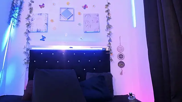 AkariRosetti online show from September 18, 2025, 3:04 pm