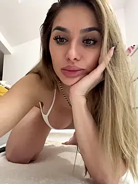 KaseyQuinn  online show from November 20, 2025, 9:21 am