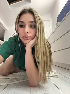 KaseyQuinn  online show from November 29, 2025, 10:32 pm