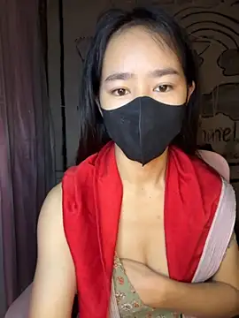 TiNa 04 online show from October 31, 2025, 11:55 pm