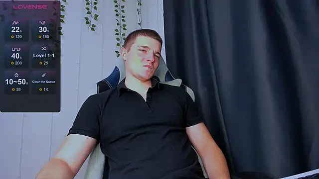 Snapshot of Your_Claddagh chatting on November 13, 2025, 7:18 pm Your Claddagh online show from November 13, 2025, 7:18 pm