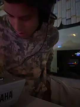 StrokingDaddy4 online show from April 15, 2026, 10:32 am