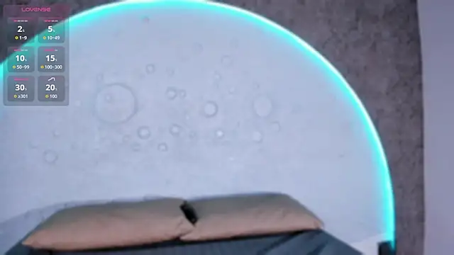 Snapshot of ReinaChloe chatting on September 30, 2025, 4:57 pm ReinaChloe online show from September 30, 2025, 4:57 pm