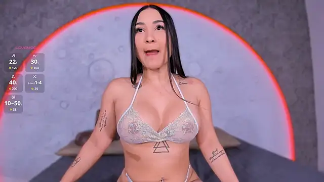 Snapshot of ReinaChloe chatting on December 16, 2025, 4:44 pm ReinaChloe online show from December 16, 2025, 4:44 pm