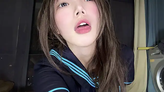 Snapshot of Yiyi-707 chatting on October 8, 2025, 11:45 am Yiyi-707 online show from October 8, 2025, 11:45 am