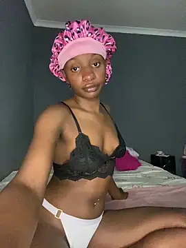 LonelyQueenxx25 online show from February 1, 2026, 6:17 pm