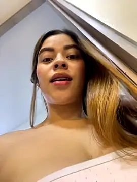 Snapshot of CharlotteBrownn_ chatting on November 2, 2025, 3:22 am CharlotteBrownn online show from November 2, 2025, 3:22 am