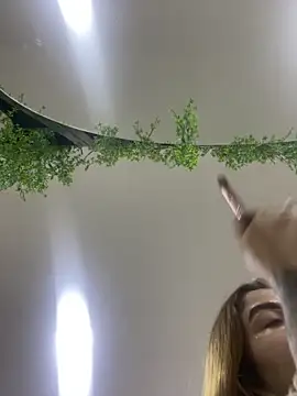 Snapshot of CharlotteBrownn_ chatting on October 24, 2025, 3:05 am CharlotteBrownn online show from October 24, 2025, 3:05 am