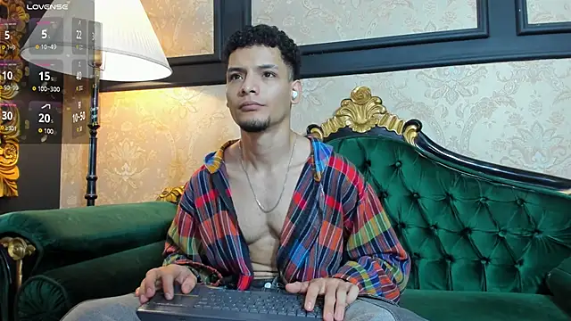 Snapshot of AlessandroKiing chatting on April 8, 2026, 8:32 pm AlessandroKiing online show from April 8, 2026, 8:32 pm