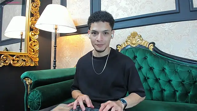 Snapshot of AlessandroKiing chatting on April 6, 2026, 2:18 pm AlessandroKiing online show from April 6, 2026, 2:18 pm