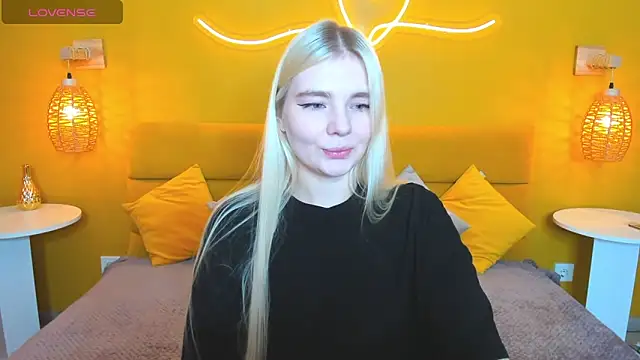 Snapshot of RuthBryant chatting on November 16, 2025, 12:48 am RuthBryant online show from November 16, 2025, 12:48 am