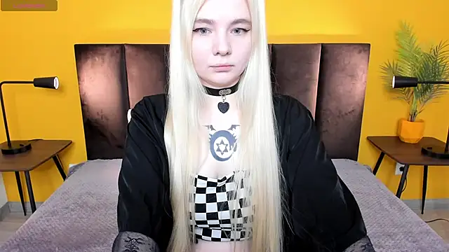 Snapshot of RuthBryant chatting on November 11, 2025, 1:00 am RuthBryant online show from November 11, 2025, 1:00 am