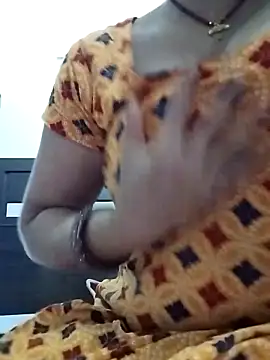 rani8008 online show from March 11, 2026, 2:05 am