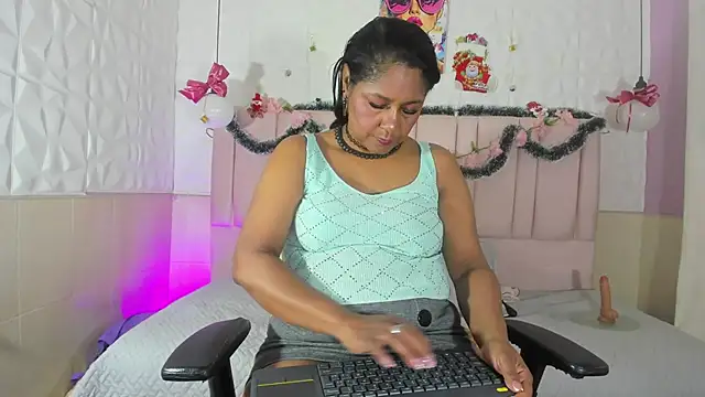 mya blaze online show from December 18, 2025, 1:04 pm