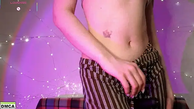 Snapshot of KattikissWiu chatting on January 8, 2026, 8:26 pm KattikissWiu online show from January 8, 2026, 8:26 pm