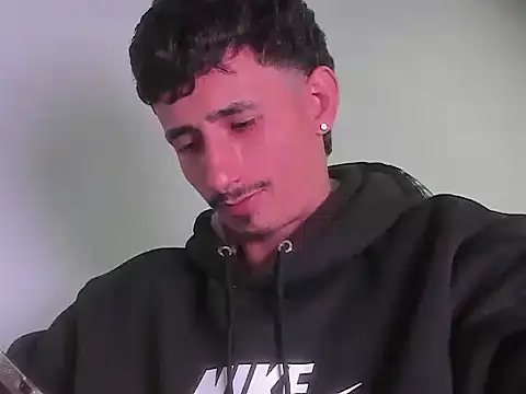 Damartinez27 online show from February 26, 2026, 6:13 am