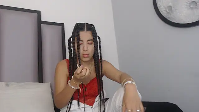 Snapshot of Lucy-23 chatting on December 16, 2025, 5:22 am Lucy-23 online show from December 16, 2025, 5:22 am