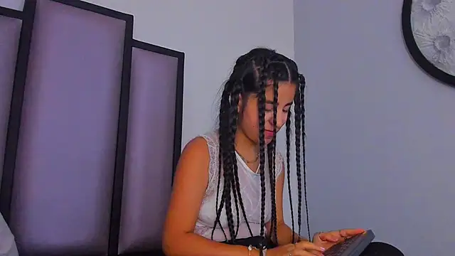 Snapshot of Lucy-23 chatting on December 19, 2025, 5:21 am Lucy-23 online show from December 19, 2025, 5:21 am