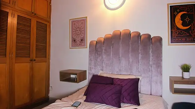 samaantha lux online show from October 9, 2025, 10:16 am