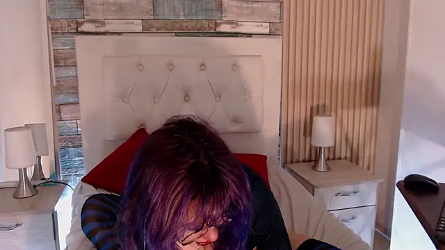 rihonna hs8 online show from November 13, 2025, 3:43 am