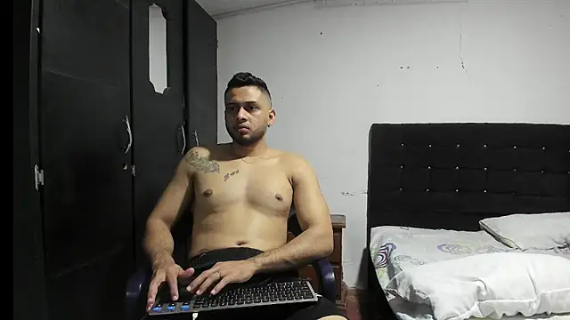 Snapshot of Ryan_xc1 chatting on November 5, 2025, 2:25 am Ryan xc1 online show from November 5, 2025, 2:25 am