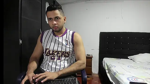 Snapshot of Ryan_xc1 chatting on November 26, 2025, 2:00 am Ryan xc1 online show from November 26, 2025, 2:00 am