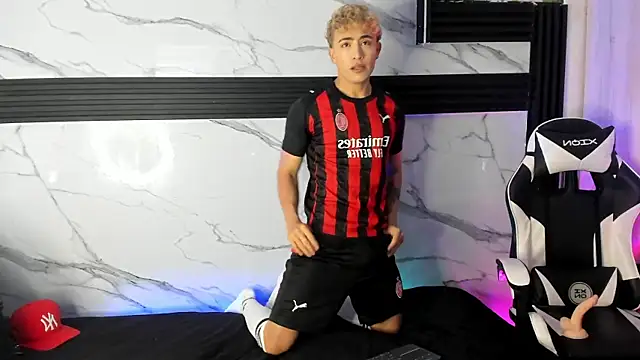 Snapshot of Saimonvela chatting on November 24, 2025, 11:10 am Saimonvela online show from November 24, 2025, 11:10 am