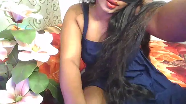Snapshot of LustInLips chatting on June 25, 2026, 12:30 am LustInLips online show from June 25, 2026, 12:30 am