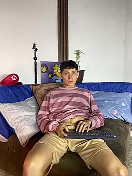 Snapshot of elfernh chatting on October 19, 2025, 5:10 am elfernh online show from October 19, 2025, 5:10 am